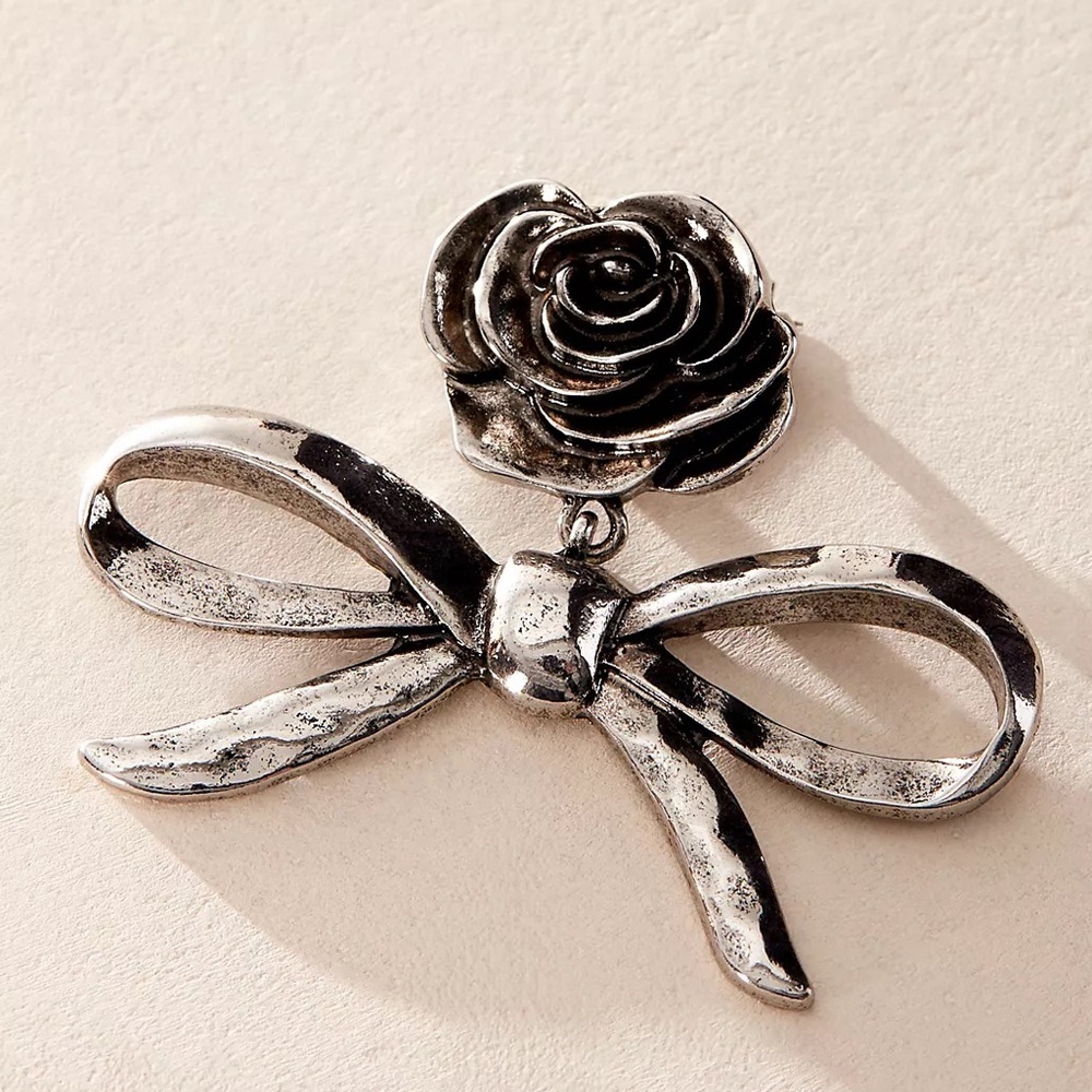 *5/$40 NWT Free People Silver Rosie Brooch with a silver rose attached to a bow! - Picture 3 of 11